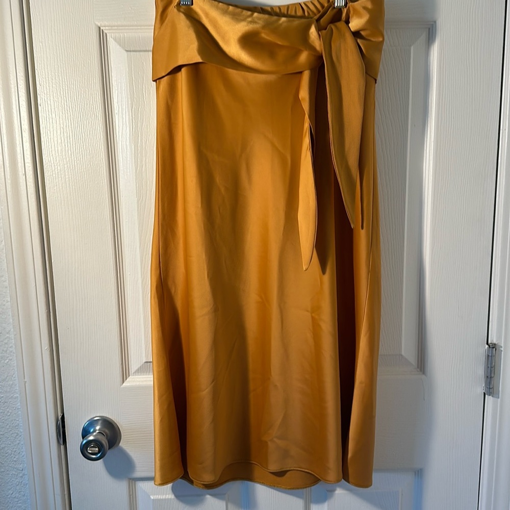 Gold skirt